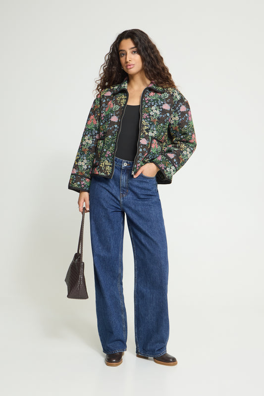 Jean Julia relaxed pa