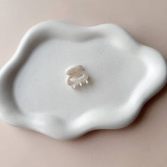 Petite barrette à cheveux en acétate The Nata: Crème